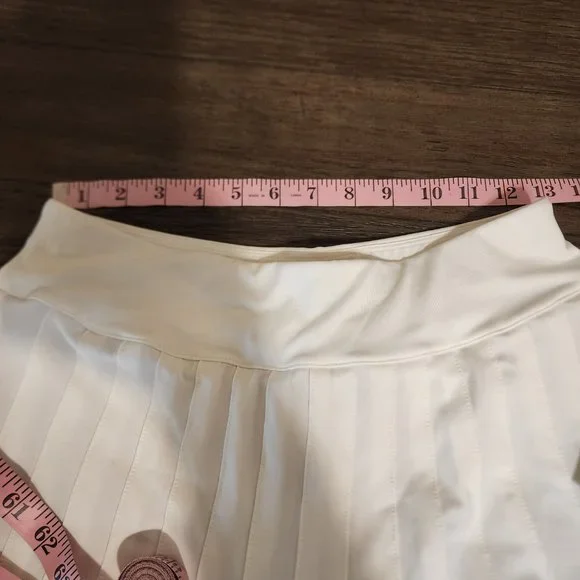 Tuckernuck White and Fresh Buds Tennis Skirt NWT White Small - Picture 3 of 9
